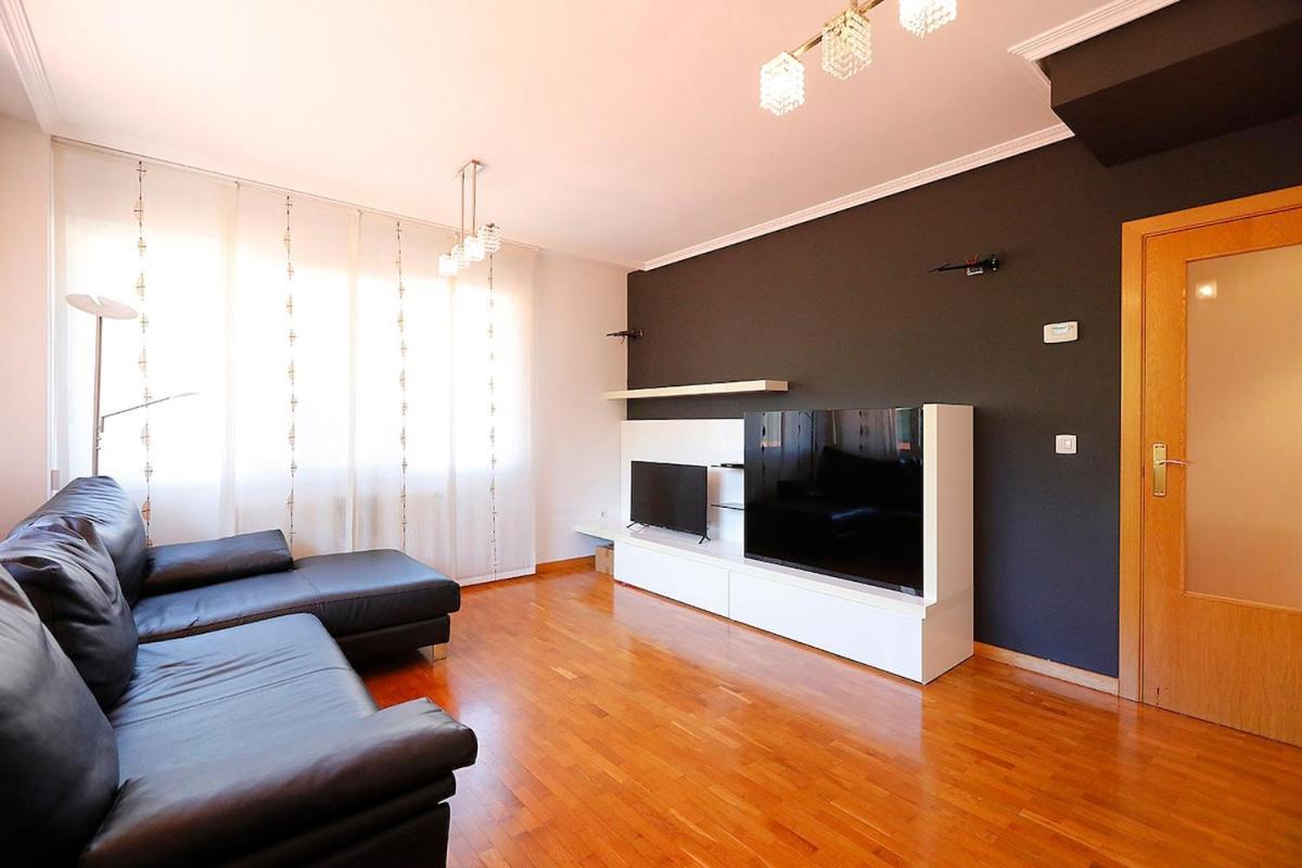 Apartamento Junto A Aizkorri Zegama Exteriör bild