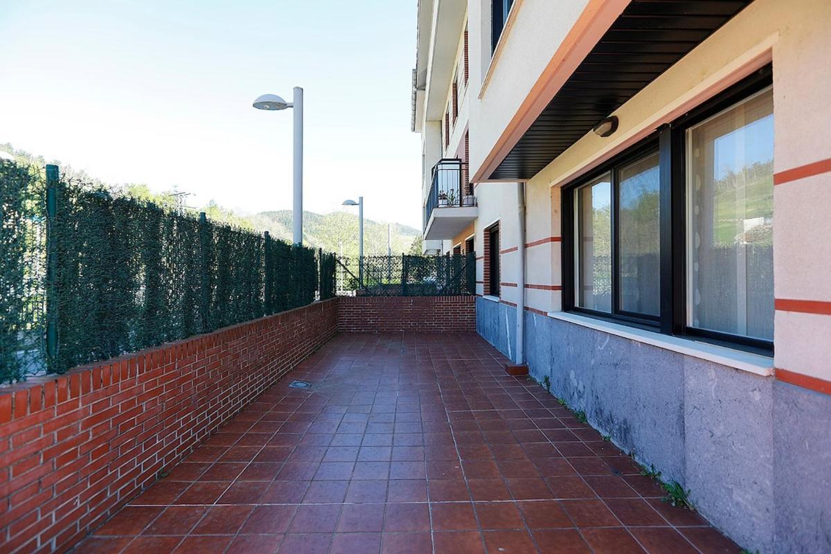 Apartamento Junto A Aizkorri Zegama Exteriör bild